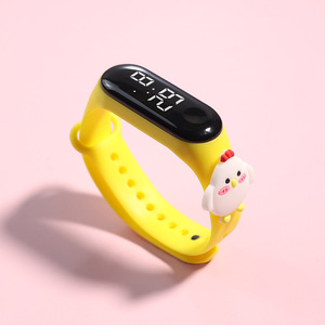 Échantillons Gratuits Montre Tactile pour Enfants Motif Animal Bracelet en Gel de Silice Montre Numérique LED Étanche pour Enfants - Product Image 5