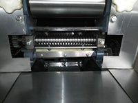 Petite machine à découper les biscuits Chin Chin, machine à découper la pâte carrée
