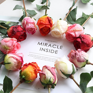 Nouvelles fleurs en soie de haute qualité, roses à longue tige pour mariage, en vente - Product Image 2