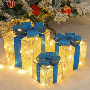 Set di 3 Scatole Regalo Natalizie Luminose di Lusso dalla Fabbrica di Yiwu, Confezioni Regalo con Fiocco e Articoli Decorativi per Gonna Albero di Natale - Product Image 4
