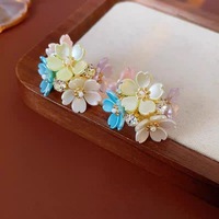 Clbx fleur boucles d'oreilles goujons en résine colorée, bijoux de déclaration audacieux cadeau à la mode pour les femmes accessoires de mode en gros