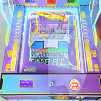Machine de jeu d'arcade Pinball à distributeur de prix avec Bumpers, Cibles, Flippers, Affichage LED du score et Armoire à prix à 9 compartiments