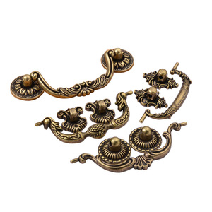 Disiwei European Style <b>Antique</b> Bronze Furniture Drawer Handle Zinc Alloy Cabinet Hardware For <b>Wardrobe</b> Door - Product Image 3
