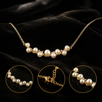 Collier minimaliste à barre incurvée avec ornement de perles enfilées, chaîne fine et délicate, bijou élégant pour les tenues quotidiennes des femmes