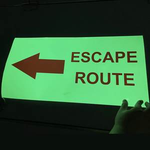 Señal de Evacuación de Emergencia Personalizada de PVC que Brilla en la Oscuridad, Señal de Salida con Flecha y Señal de Seguridad Fotoluminiscente para Carreteras, Montada en el <span class=keywords><strong>Suelo</strong></span> - Product Image 6