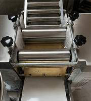Machine à faire des samosas 600w, fonctionnement facile, économie de main-d'œuvre, machine à faire des samosas entièrement automatique pour restaurant