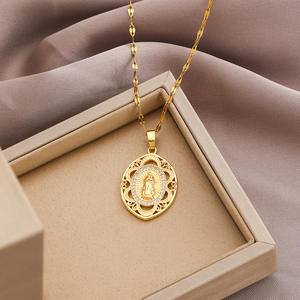 Collar con Colgante Ovalado <span class=keywords><strong>de</strong></span> la <span class=keywords><strong>Virgen</strong></span> <span class=keywords><strong>de</strong></span> <span class=keywords><strong>Guadalupe</strong></span> Chapado en Oro <span class=keywords><strong>de</strong></span> 18K para Mujer, Collar <span class=keywords><strong>de</strong></span> Cobre con Circonita para Mujer - Product Image 4