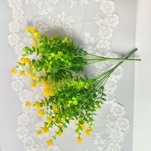 ดอกไม้ประดิษฐ์ ดอกคาเมลเลีย ยูคาลิปตัส ขนาด 36 ซม. พลาสติกสีเหลือง ของตกแต่งบ้าน อุปกรณ์ประกอบฉากงานแต่งงาน สมจริงสูง - Product Image 4