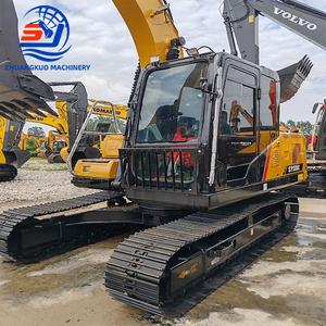 Excavatrice sur chenilles Sany SY135C d'occasion à prix abordable, 13,5 tonnes, avec moteur, modèle 2023, rapport fourni - Product Image 1