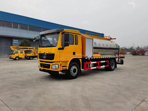 Camion distributeur d'asphalte professionnel de moyenne capacité avec réservoir isolé et pompe chauffante pour une pulvérisation homogène du bitume sur les routes - Product Image 4
