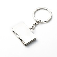 Porte-clés en alliage de zinc miniature pour ordinateur portable, gravure laser personnalisée, logo sur mesure, porte-clés tendance en forme d'ordinateur portable