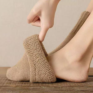 <span class=keywords><strong>Chaussettes</strong></span> épaisses tricotées épaisses à col haut pour femmes <span class=keywords><strong>Chaussettes</strong></span> chaudes doublées de polaire d'hiver - Product Image 5