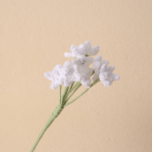 Bouquet de fleurs artificielles en polyester et fil perlé, style « Baby's Breath », crocheté par Kexiang, pour décoration de mariage et utilisation sur table. - Product Image 4