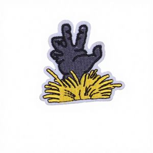 Parche Bordado de Mano de Zombi Saliendo del Suelo, Aplique Termoadhesivo, Emblema Espeluznante de Halloween para Ropa y Bolsos - Product Image 3