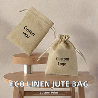 Sac cadeau en toile de jute et lin écologique imprimé en sérigraphie personnalisée avec cordon de serrage en forme de cœur