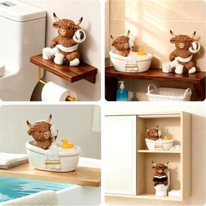 Figura de Vaca Highland de Resina - Decoración Única para Bañera, Regalo de Navidad - Product Image 3