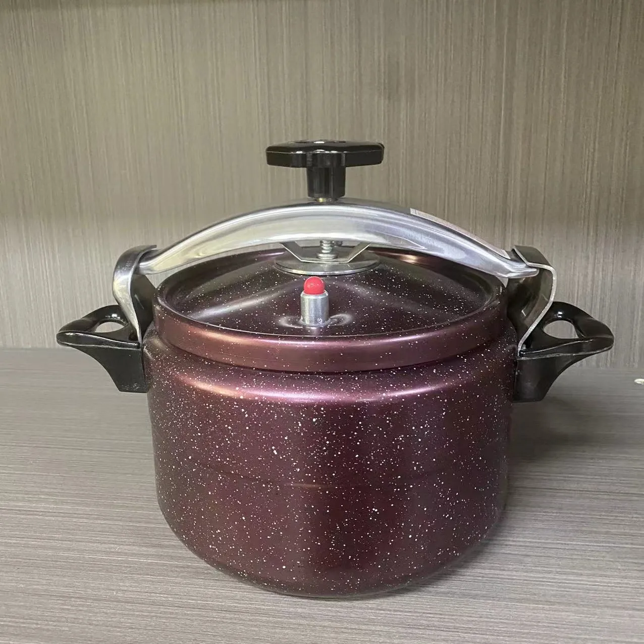 キッチン用品と調理器具アルミビッグスープポットキャセロールクッキングポット圧力鍋