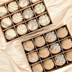 Venta caliente Bolas colgantes de plástico duraderas Adornos para árboles de Navidad de buena calidad Diseño pintado a prueba de agua - Product Image 3