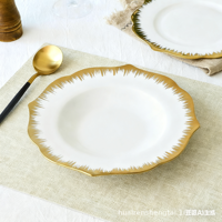 Chine Vente en gros Ensemble de jolies assiettes en céramique de luxe avec plaque d'or pour la fête de mariage