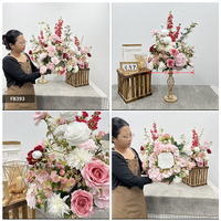 Élégante sphère florale artificielle de fleurs blanches Sakura Rose pour décoration de cérémonie de mariage et demande en mariage