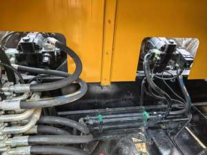 รถเครนตีนตะขาบ Sany SCC1000A-6 ขนาด 100 ตัน ขับเคลื่อนด้วยเครื่องยนต์ ความสูงยก 90 เมตร และแรงบิด 4,300 กิโลนิวตันเมตร - Product Image 5