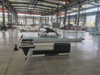 Scie à panneaux électrique CNC à table coulissante automatique avec guide de coupe pour le travail du bois