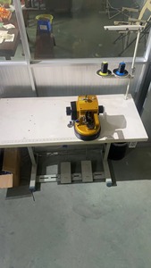 Mini machine à coudre surjeteuse pour la fermeture complète des oreillers - Product Image 2