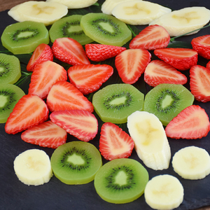 Modèle artificiel de tranche de fruit en PVC, fraise réaliste en plastique, accessoires décoratifs en PVC, kiwi réaliste - Product Image 2