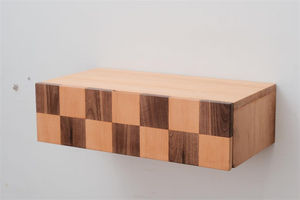 Consola de entrada estrecha Estante de almacenamiento colgante para pasillo con patrón a cuadros Gabinete de almacenamiento flotante de nogal y madera de haya - Product Image 2