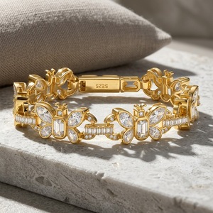 Pulsera de Plata de Ley S925 con Mariposa de Moissanita, Diseño Hueco Bicolor, Brillante, Regalo para Mujer, Uso Diario - Product Image 3