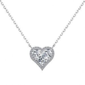 Collar con Colgante de Plata S925 con Forma de Corazón y Diamantes Moissanite y Circonia 5A, Diseño Dylam, Regalo para San Valentín 2024 - Product Image 1