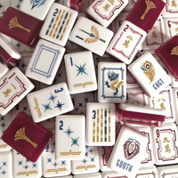 Jeu de tuiles de mahjong américain en acrylique, style Art Déco, avec dos bordeaux, motifs Plume de paon, Étoile bleue, Dragon, Éventail et Antique