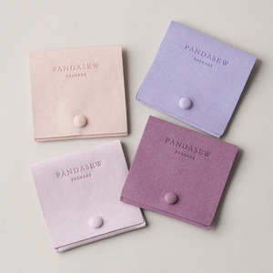 PandaSew Pochette à bijoux en microfibre personnalisée avec logo, pour boucles d'oreilles, bagues, colliers, avec bouton pression, en daim doux - Product Image 5