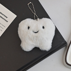 Amusant mignon ins peluche dents pendentif petite poupée dessin animé sac charme clé en peluche poupée cadeau porte-clés porte-clés en peluche jouets en peluche - Product Image 1