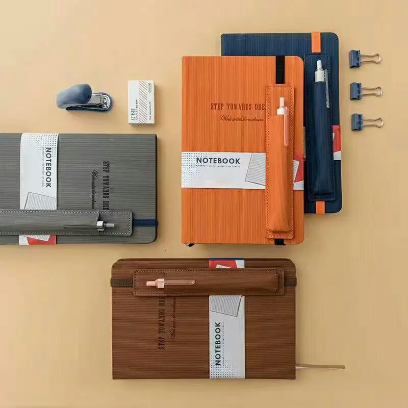 Vendita calda in pelle PU quaderno con borsa a penna fatto a mano A5 Notebook Custom Planner Agenda 2024