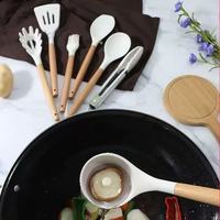 Ensemble d'ustensiles de cuisine en silicone écologique 12 pièces avec manche en bois, antiadhésif, compatible lave-vaisselle, boîte de rangement