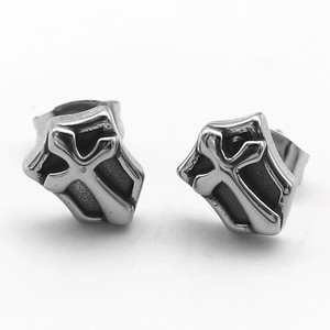 Boucles d'oreilles clous Yunnique Gothic Shield en acier inoxydable, design croix, bijoux punk tendance, petites boucles d'oreilles de forme géométrique - Product Image 5
