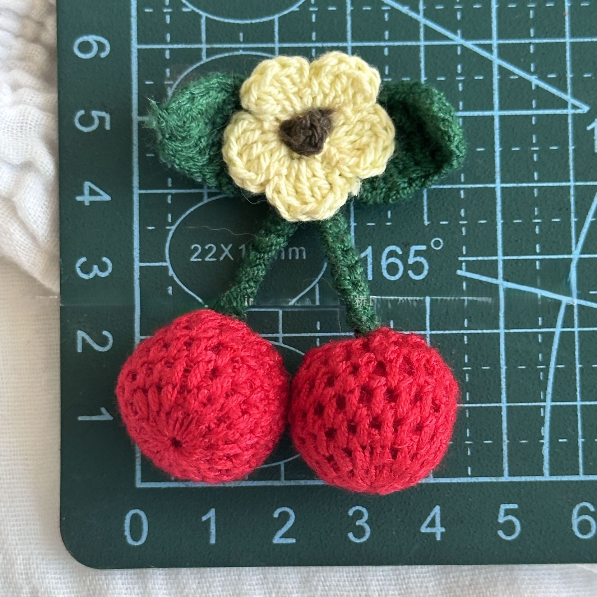 Rouge avec des fleurs