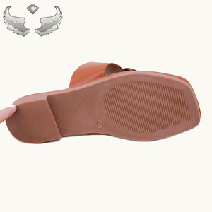 Sandales et pantoufles décontractées légères rétro à bout plat pour femmes, vente en gros, mode extérieure - Product Image 6
