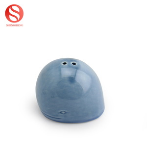 Céramique cétacés conception mer bleu <span class=keywords><strong>baleine</strong></span> forme salière et poivrière - Product Image 4