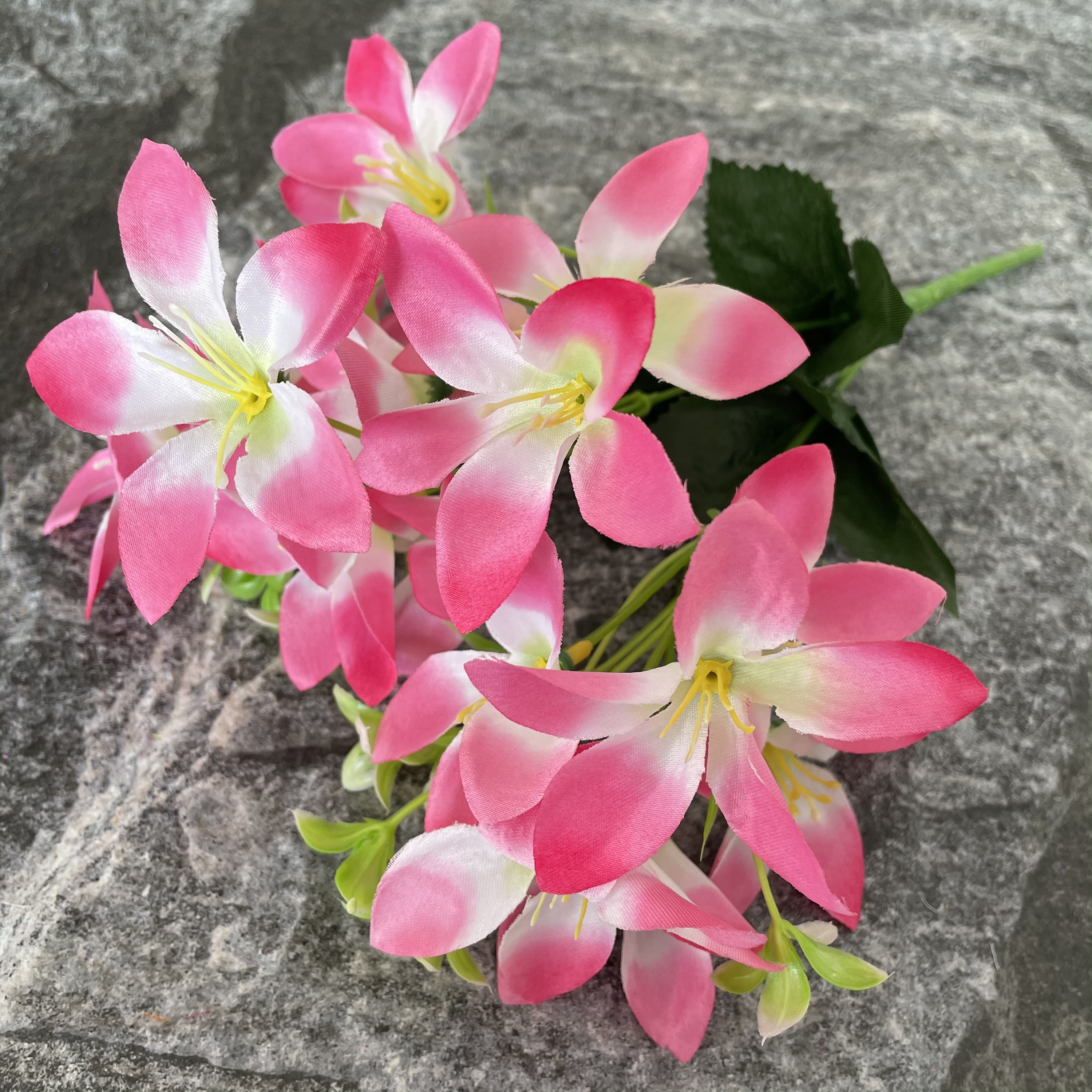 Meili 18 Head Small Lily Qyy-721 - Versatile Decor Solutions