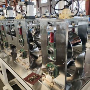 Machine de protection de bord à angle droit Lyan Machine de fabrication de panneaux d'angle en papier de protection de bord Machine de fabrication de protecteurs d'angle de bord - Product Image 5