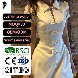Vestido Mini de Satén Crema para Mujer, Vestido con Mangas Abullonadas y Cuello Camisero con Detalle de Lazo y Escote Redondo - Product Image 1