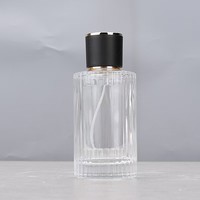 Flacon de parfum en verre rayé vintage élégant 30ml 50ml 100ml avec couvercle blanc ou noir lisse et accent doré, anti-fuite et rechargeable