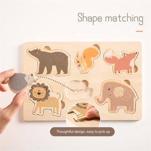 Panneaux de puzzle 3D en bois à tenir à la main, jouet éducatif Montessori pour bébés et enfants avec des panneaux en forme de fruits et d'animaux - Product Image 3