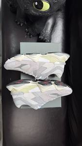 รองเท้าลำลองผู้ชาย New Designer Balance 9060 ดีไซน์ทันสมัย น้ำหนักเบา ระบายอากาศได้ดี แบบผูกเชือก ใส่สบาย เหมาะสำหรับใส่ทุกวัน ทำจากหนังแท้ - Product Image 4