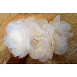 Fascia per capelli con fiori in organza - Product Image 3