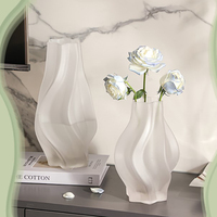 Vase à fleurs en verre irrégulier au design moderne pour la décoration de table de mariage pour les hôtels et la maison