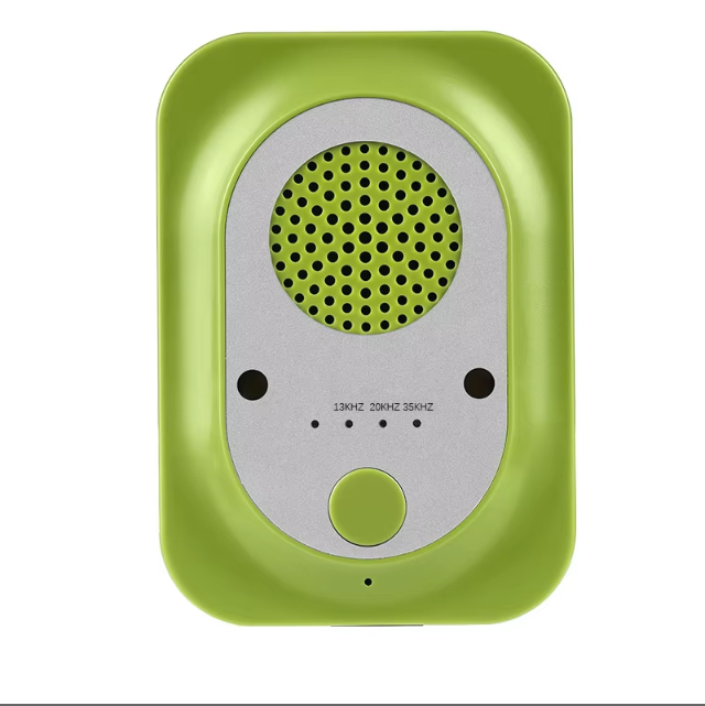 Ultrasonic dog drive green