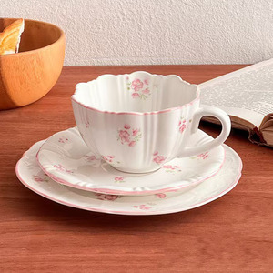 Juego <span class=keywords><strong>de</strong></span> Tazas y Platos <span class=keywords><strong>de</strong></span> Cerámica con Diseño Floral en Relieve, Duraderos, Capacidad <span class=keywords><strong>de</strong></span> 300 ml, Lujosos y <span class=keywords><strong>de</strong></span> Alta Gama para el Té <span class=keywords><strong>de</strong></span> la Tarde en Casa - Product Image 4